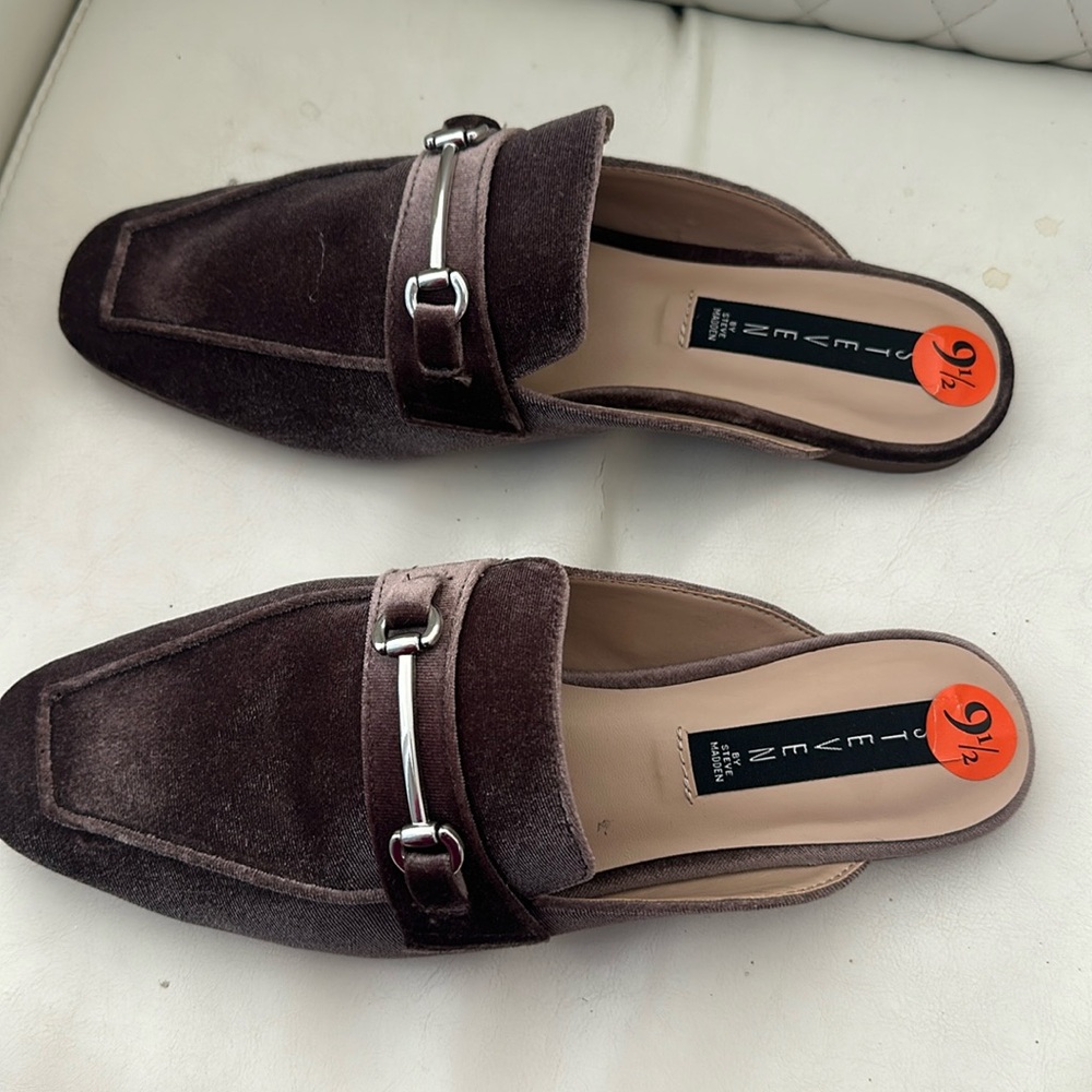 Steve Madden slippers velvet brown leather her with silver buckle in front